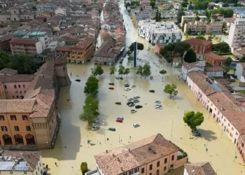 Veduta aerea del centro di Lugo (RA) il 18 maggio 2023 (Ansa)