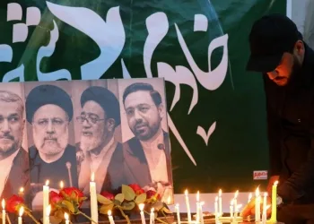 Lutto per la scomparsa di Raisi a Tehran (Ansa)