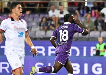 Mbala Nzola esulta per un gol (Foto ANSA)