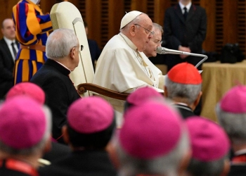 Papa Francesco coi vescovi CEI