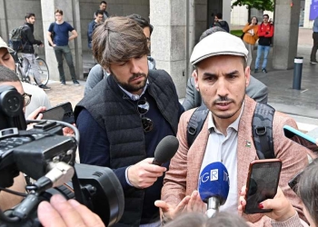 L'imam Brahim Baya arrivato per la preghiera musulmana in programma all'aula magna del Politecnico che è stata però annullata a causa della diffida della Questura di Torino, 24 maggio 2024 (Ansa)