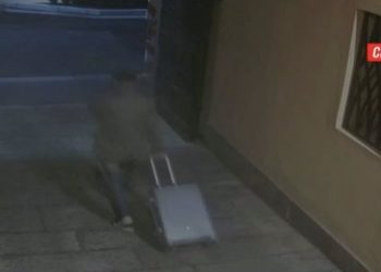 L'ultima immagine di Gianfranco Bonzi prima della scomparsa, con sé ha un trolley (Foto: Chi l'ha visto?)