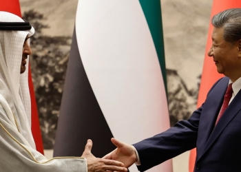 Xi Jinping con il presidente degli EAU Mohammed bin Zayed Al Nahyan (Ansa)
