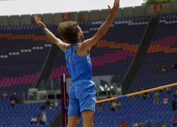 Gianmarco Tamberi esulta dopo il suo salto (Foto ANSA)