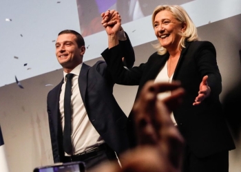 Jordan Bardella con Marine Le Pen (Ansa)
