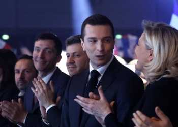 Jordan Bardella, presidente del RN, con Marine Le Pen (Ansa)