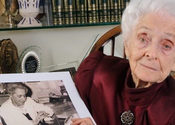 Il premio Nobel per la medicina Rita Levi Montalcini in una foto d'archivio del 14 aprile 2009 (ANSA/ UFFICIO STAMPA RICCARDI)