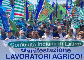 La manifestazione dei sindacati a Latina (Ansa)