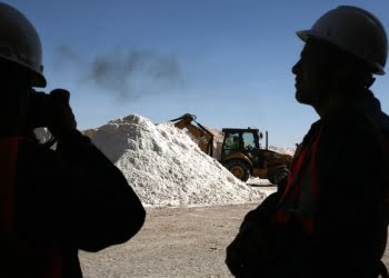 Un impianto di lavorazione del litio in Bolivia (Ansa)