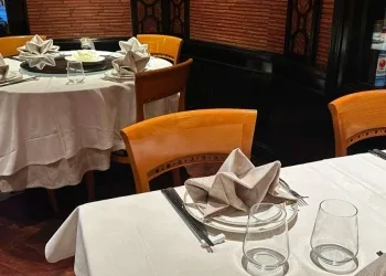 Il ristorante Shangri-La di Milano