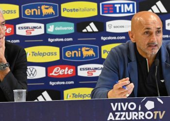 Il ct dell'Italia Luciano Spalletti con il presidente della FIGC Gabriele Gravina (Foto 2024 ANSA/DANIEL DAL ZENNARO)