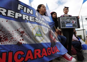Manifestanti contro il regime in Nicaragua (Ansa)