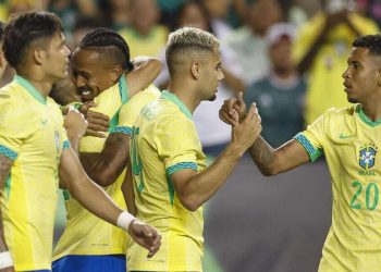 Il Brasile festeggia un gol (Foto ANSA)