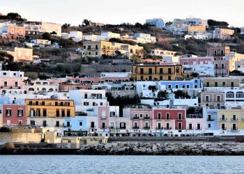 Isola di Ponza (Foto da Pixabay)