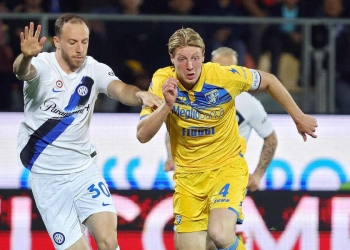 Marco Brescianini e Davy Klaassen in Inter Frosinone (Foto ANSA, 2024)
