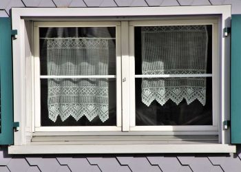 Finestra_bianca_infissi