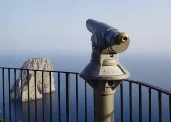 Luigi Ghirri, Capri, 1982  (c) Eredi Ghirri