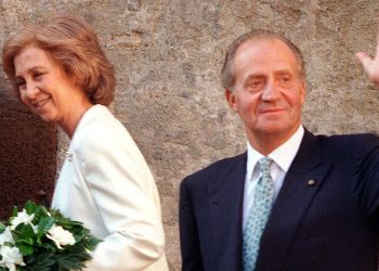 Juan Carlos e la consorte Sofia in visita a Roma nel 1998 (Ansa)
