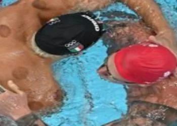 Nicolò Martinenghi, segni della cupping therapy. (Foto: Web)