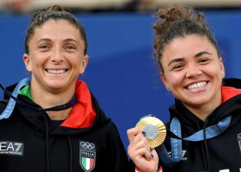 Sara Errani e Jasmine Paolini, oro nel doppio femminile di tennis alle Olimpiadi Parigi 2024 (Foto ANSA)