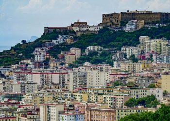 Le case del Vomero, a Napoli, viste da Capodimonte (Ansa)
