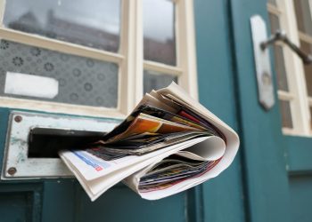Giornali in buca lettera