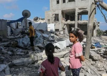 Nel campo rifugiati palestinesi di Al Maghazi (Ansa)