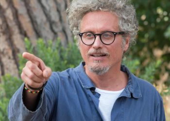 Niccolò Fabi al Negramaro Back Home in onda su Rai 2 (Foto: Screenshot)