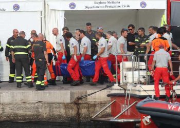 Naufragio Bayesian, recupero corpi