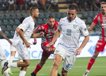 La Carrarese in azione in Serie B (dal profilo Facebook della Carrarese)