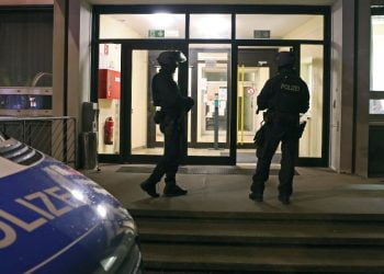 Attentato Isis a Solingern: polizia nel centro rifugiati