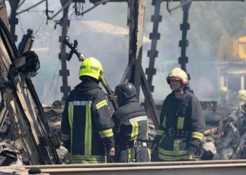 Dopo un attacco missilistico russo su Odessa (Ansa)