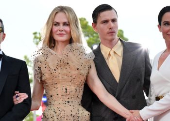 Première del film Babygirl. da sin.: Antonio Banderas, Nicole Kidman, Harris Dickinson e la regista Halina Reijn (Ansa)