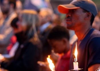 Fiaccolata a Roma per i cristiani perseguitati (Ansa)