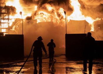 Dopo un attacco russo su Kharkiv, Ucraina (Ansa)