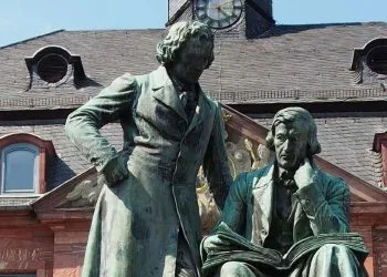 Statua dei Fratelli Grimm in Germania (PIxabay)
