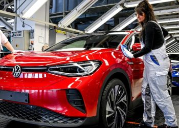 Lo stabilimento Vokswagen di Zwickau (Ansa)