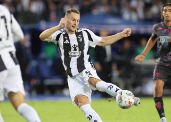 Teun Koopmeiners al tiro con la Juventus (Foto ANSA)