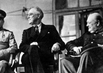 Conferenza di Yalta, 1945: da sin.: Stalin, Roosevelt, Churchill (Ansa)