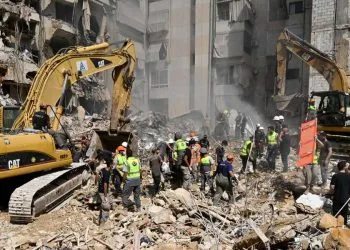 A Beirut, dopo uno strike di Israele (Ansa)