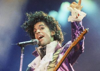 Prince, chi è il cantante di Purple Rain (Foto: Screenshot)