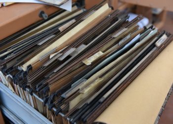 Cartelle in un raccoglitore