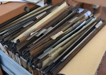 Cartelle in un raccoglitore