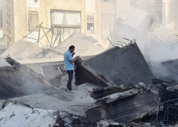 Bombe di Israele sul Libano: macerie a Beirut (Ansa)