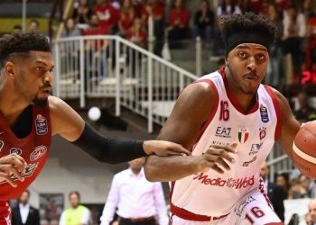 Zach LeDay con l'Olimpia Milano (da facebook.com/OlimpiaMilano1936)