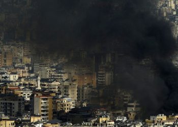 Bombe israeliane sul quartiere Dahieh di Beirut, Libano (Ansa)