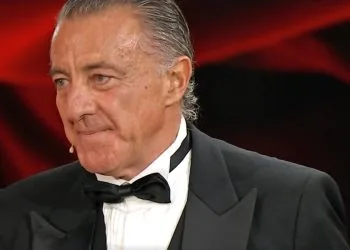 Luca Barbareschi commenta il percorso a Ballando con le stelle (Screen Raiplay)