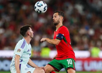 Bernardo Silva e Billy Gilmour in Portogallo Scozia (Foto ANSA)