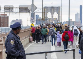 New York, il Ponte di Brooklyn (Ansa)