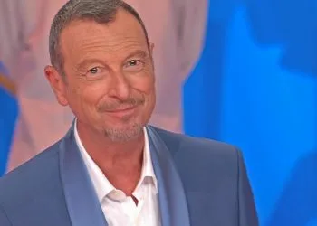 Chi è Amadeus, conduttore vicino a Mediaset